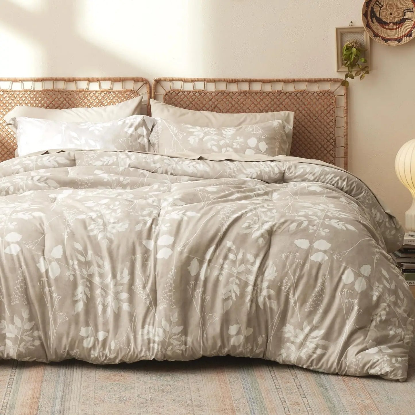 Bedsure Comforter Set - 7 Pieces Floral